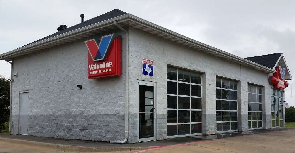 Valvoline Instant Oil Change | 286 E Round Grove Rd, Lewisville, TX 75067, USA | Phone: (972) 315-8161