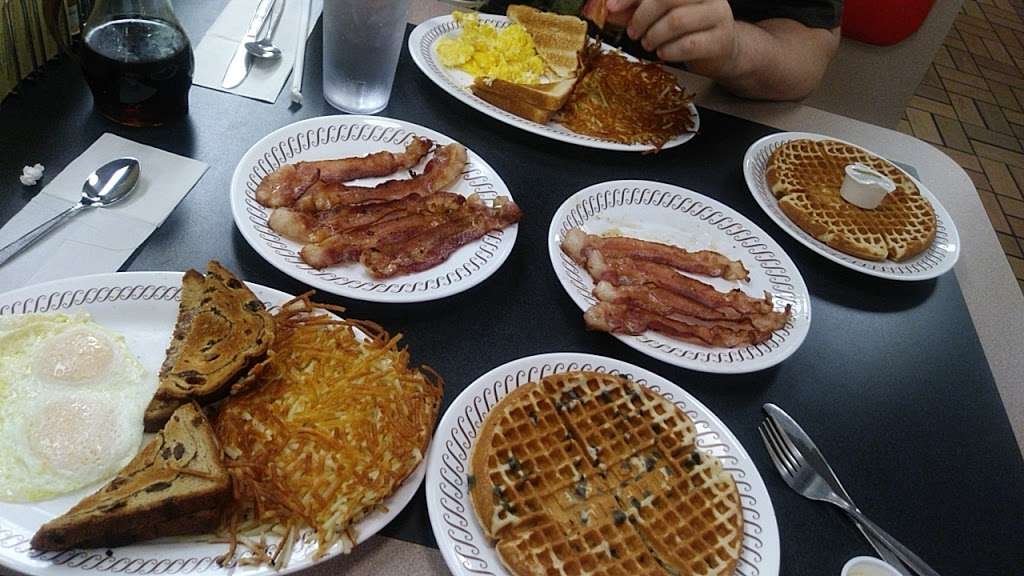 Waffle House | 1500 NW Woods Chapel Rd, Blue Springs, MO 64015, USA | Phone: (816) 229-7531