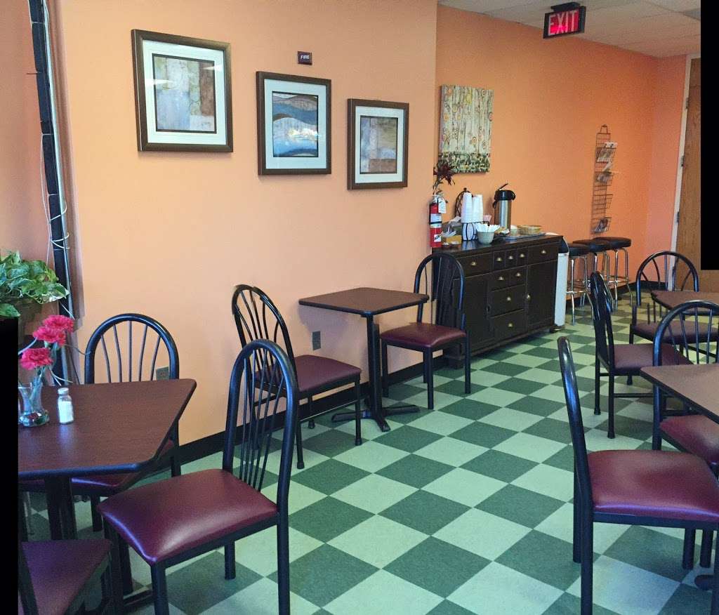 Colettes Cafe | 6411 Ivy Ln, Greenbelt, MD 20770, USA | Phone: (301) 474-2042