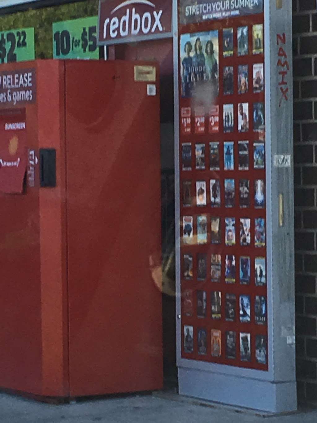 Redbox | 193 Calebs Path, Central Islip, NY 11722, USA | Phone: (866) 733-2693