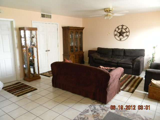 Tammie Jay Apartments | 222 E Fairmont Pkwy, La Porte, TX 77571, USA | Phone: (281) 471-1262