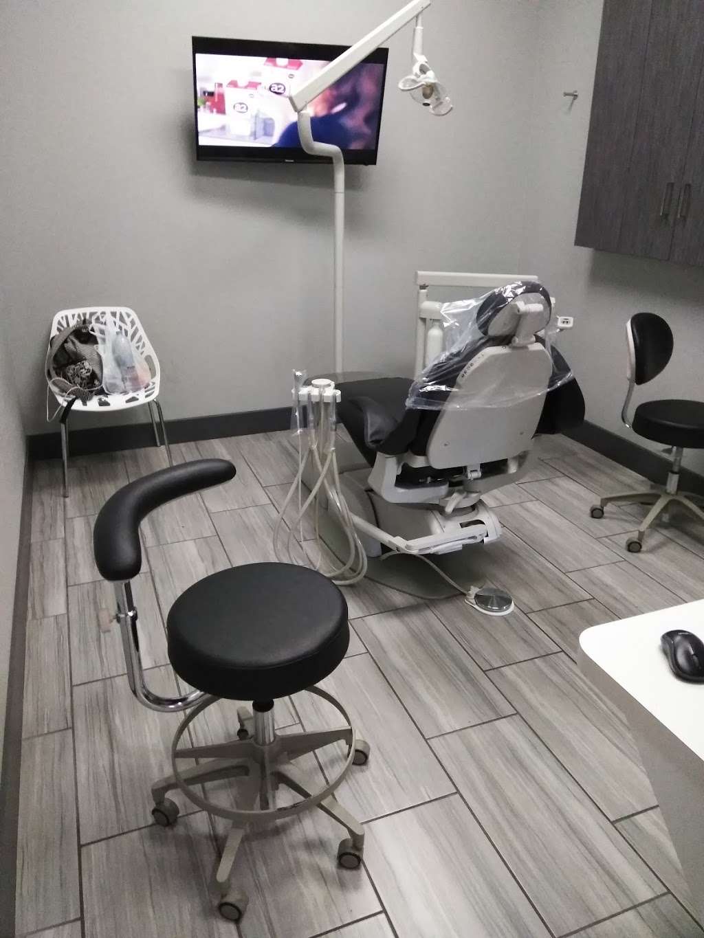 Absolute Dental | 1860 E Charleston Blvd, Las Vegas, NV 89104, USA | Phone: (702) 843-0946