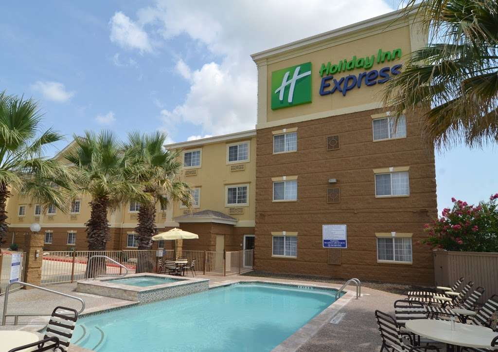 Holiday Inn Express & Suites San Antonio-Airport North | 16315 San Pedro Ave, San Antonio, TX 78232, USA | Phone: (210) 402-3300