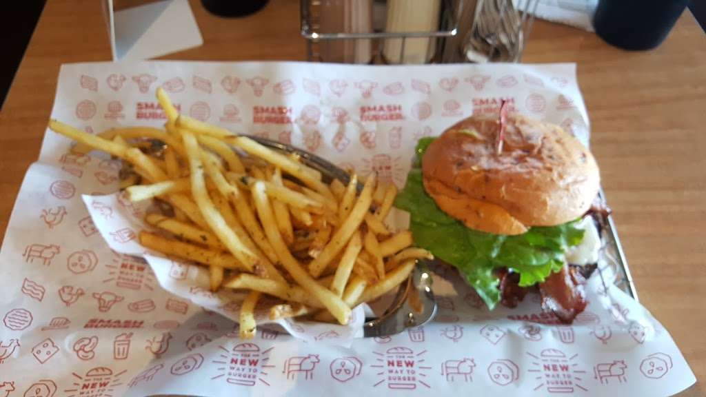 Smashburger | 4828 Edgmont Ave, Brookhaven, PA 19015, USA | Phone: (484) 480-3565