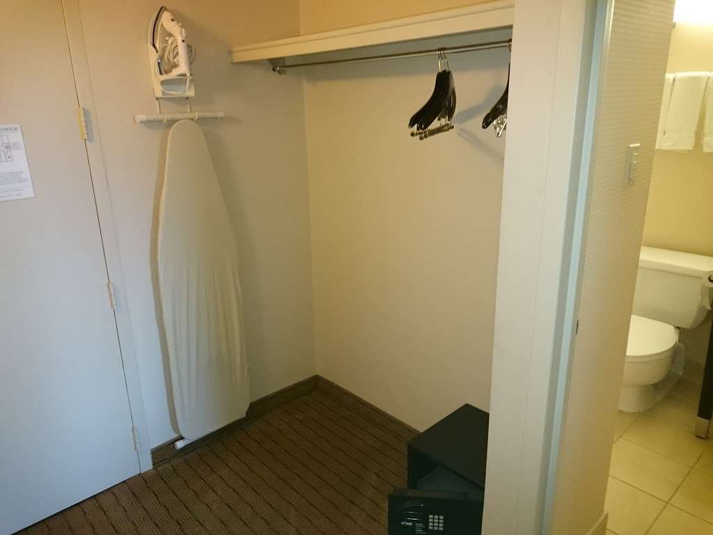 Holiday Inn Los Angeles - LAX Airport | 9901 S La Cienega Blvd, Los Angeles, CA 90045, USA | Phone: (310) 649-5151