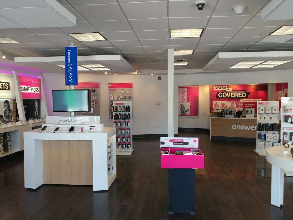 T-Mobile | 636 NJ-17, Paramus, NJ 07652, USA | Phone: (201) 447-7000