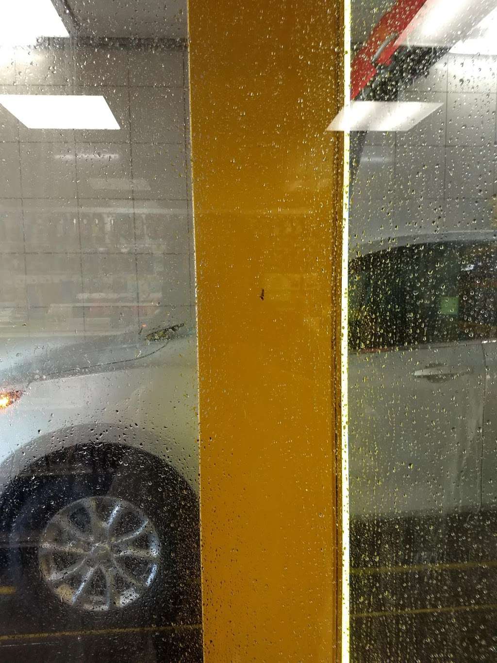 skyview car wash | 31-25 College Point Blvd, Flushing, NY 11354, USA | Phone: (917) 291-1268