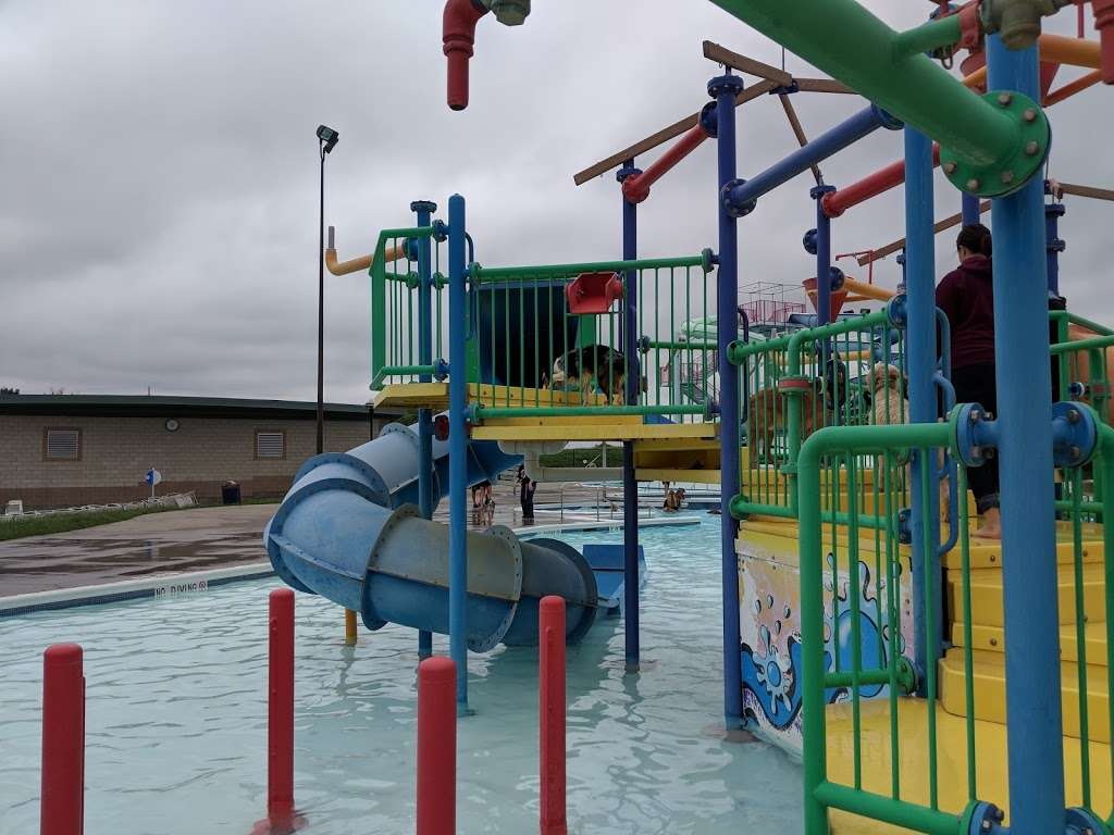 Springs Aquatic Center | 9400 N Congress Ave, Kansas City, MO 64153 | Phone: (816) 880-0279