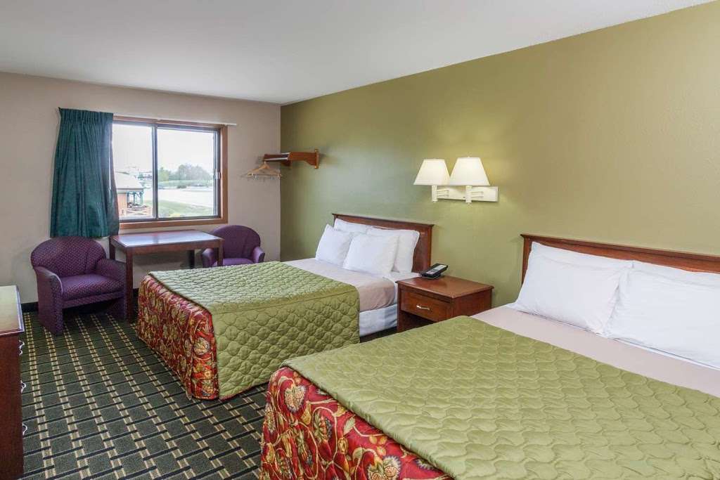 Super 8 by Wyndham Michigan City | 5724 S, Franklin St, Michigan City, IN 46360, USA | Phone: (219) 809-6692