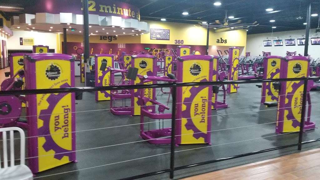 Planet Fitness | 4545 S Noland Rd B, Independence, MO 64055 | Phone: (816) 478-7095