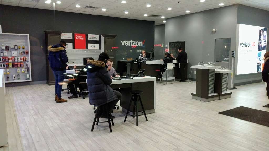 Verizon Wireless | 1700 Madison Ave, Lakewood, NJ 08701, USA | Phone: (732) 994-2000