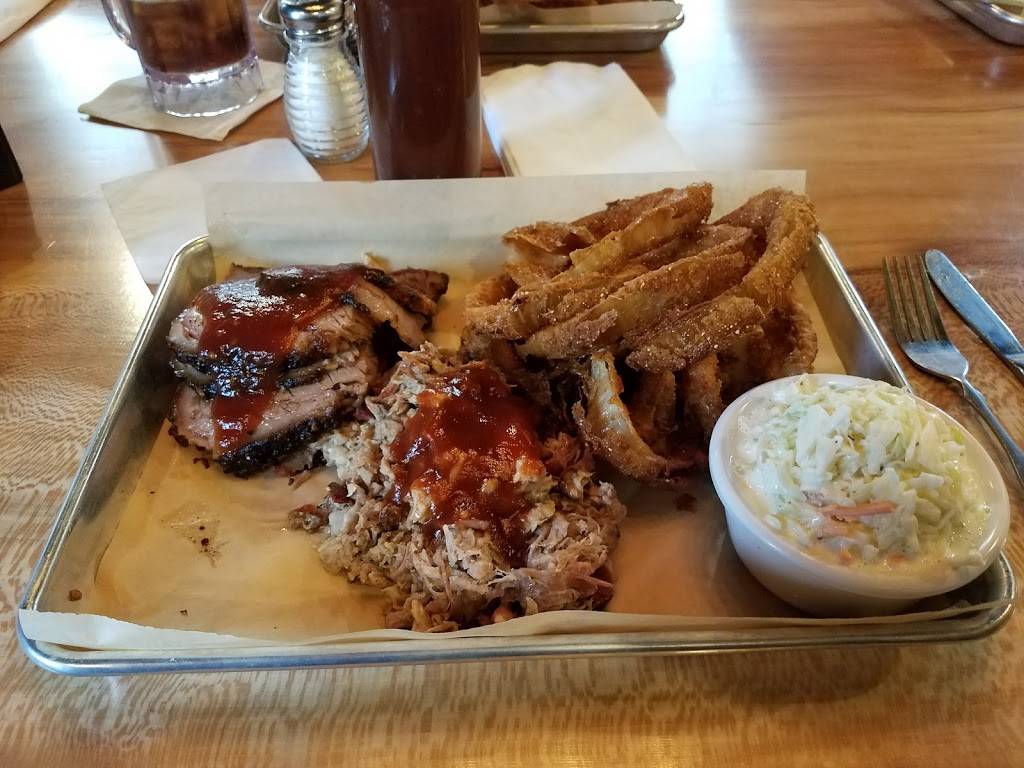 Harveys Main Street BBQ | 304 E Main St, Mount Joy, PA 17552, USA | Phone: (717) 653-4224