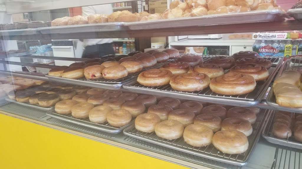 Mr Goods Donuts Shop | 1840 E Colorado Blvd, Pasadena, CA 91107, USA | Phone: (626) 796-7356