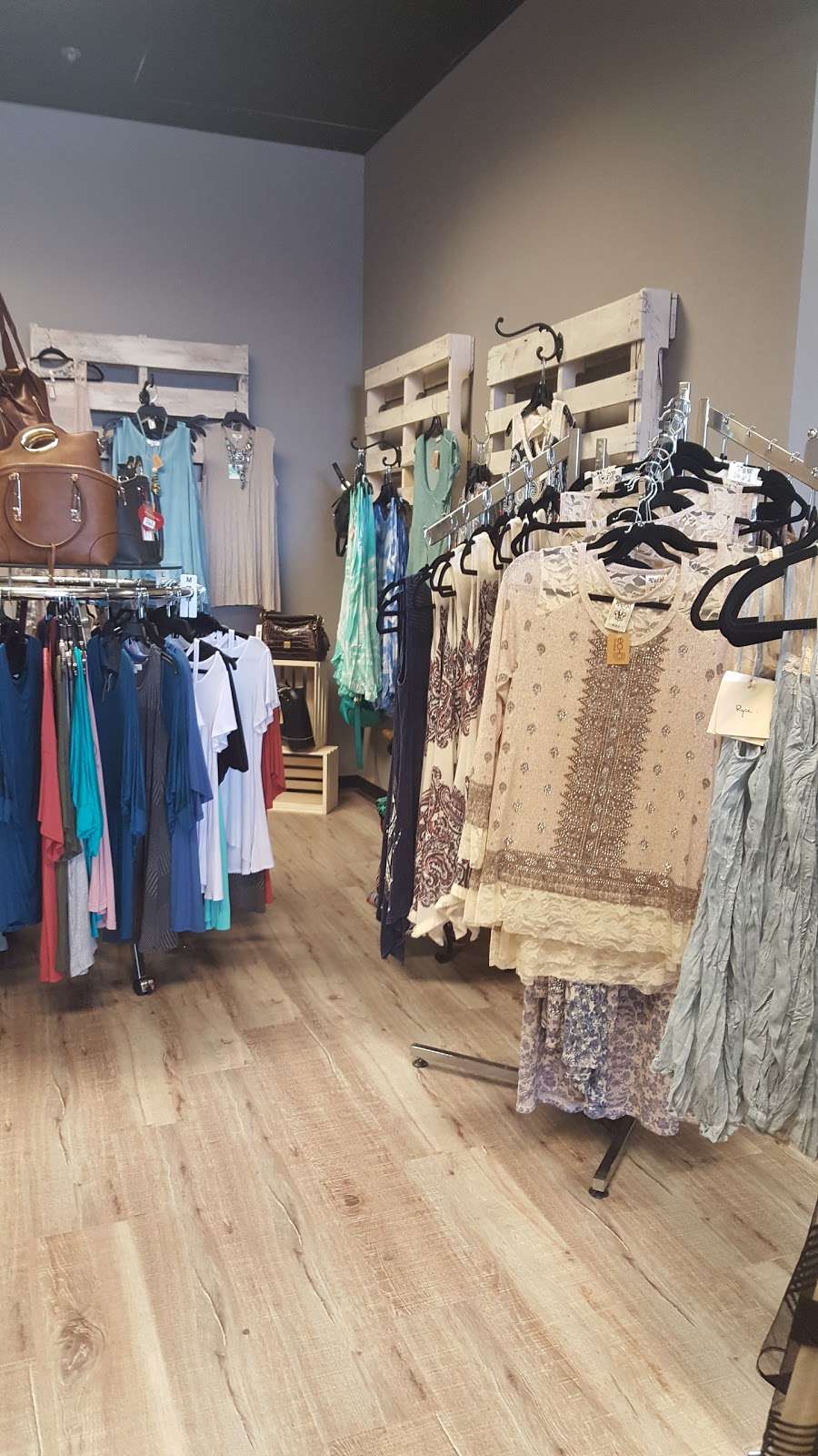 Echo Boutique and Consignment Boutique | 164 SC-274, Lake Wylie, SC 29710 | Phone: (803) 746-5656
