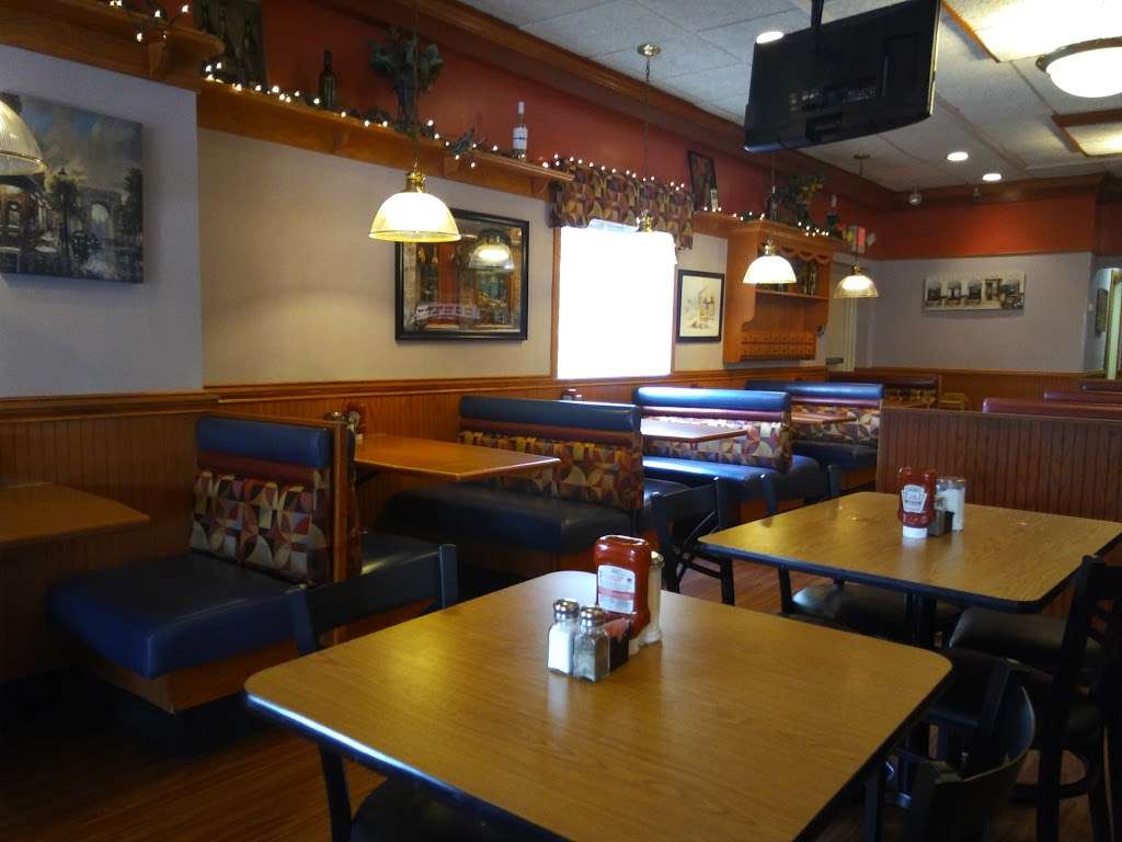 Italian The Roasted Red Pepper | 1649 N Broad St, Lansdale, PA 19446, USA | Phone: (215) 855-1484