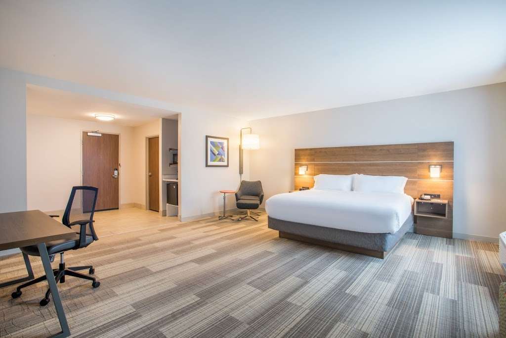 Holiday Inn Express & Suites Owings Mills-Baltimore Area | 11509 Red Run Blvd, Owings Mills, MD 21117 | Phone: (443) 744-8200