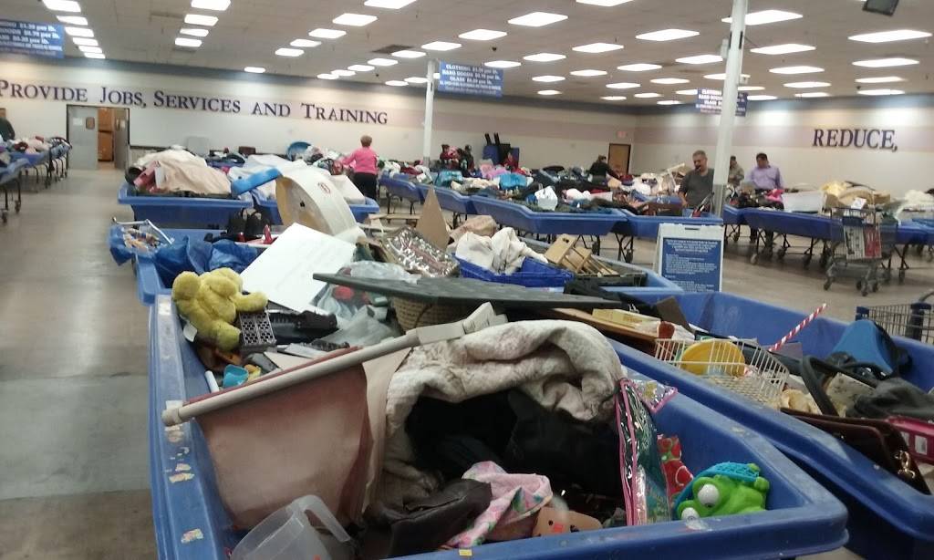 Goodwill Outlet Store and Donation Center | 1830 E Irvington Rd, Tucson, AZ 85714, USA | Phone: (520) 382-1560