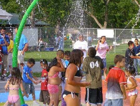 Sunrise Splash Park | 325 12th St, Greeley, CO 80631, USA | Phone: (970) 356-2594