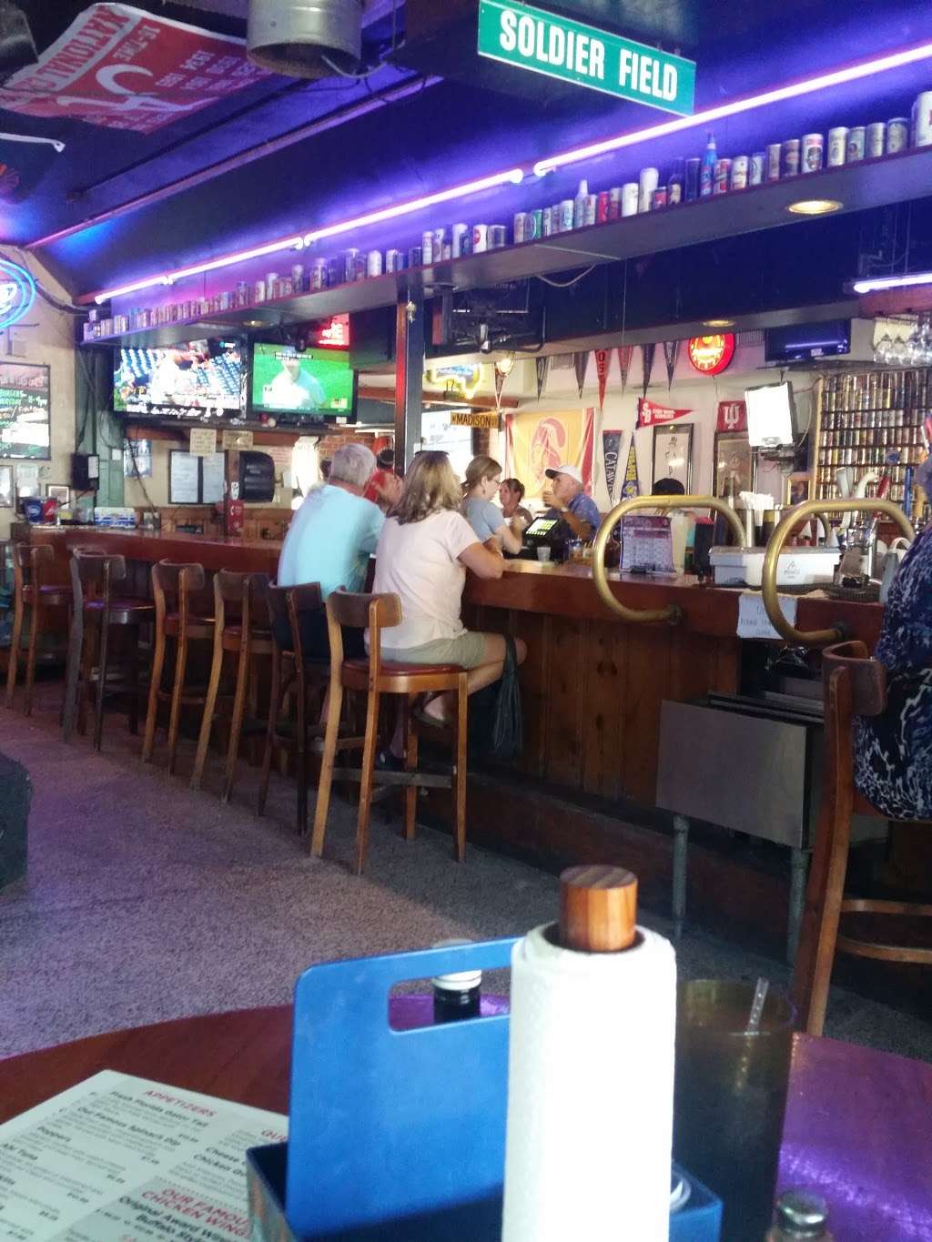 Peanuts Restaurant and Sports Bar | 2635, 419 Flagler Ave, New Smyrna Beach, FL 32169, USA | Phone: (386) 423-1469