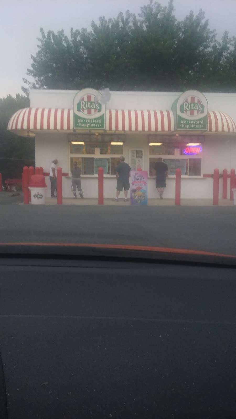 Ritas Italian Ice & Frozen Custard | 52 E Lawn Rd, Nazareth, PA 18064, USA | Phone: (610) 746-3383