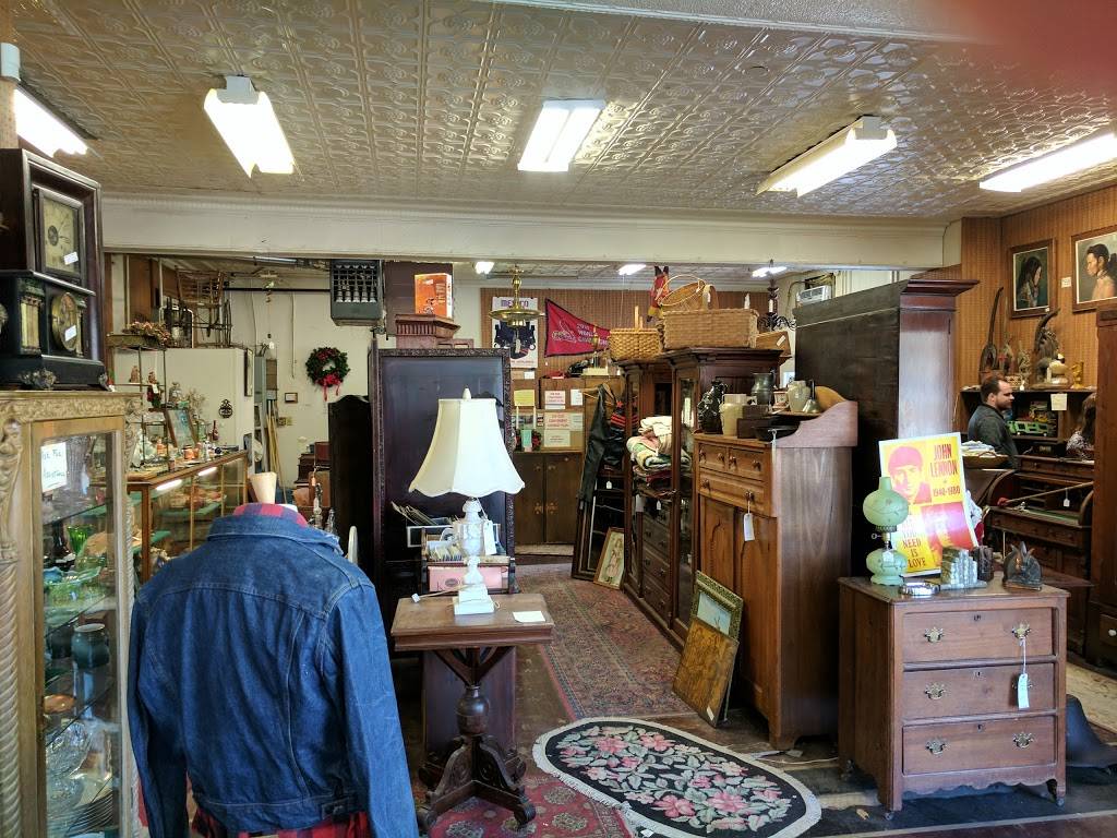 Tin Roof Antiques | 2201 McCausland Ave, St. Louis, MO 63143, USA | Phone: (314) 647-1049