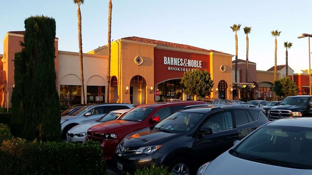 Barnes & Noble | Mira Mesa MarketCenter, 10775 Westview Pkwy, San Diego, CA 92126 | Phone: (858) 684-3166