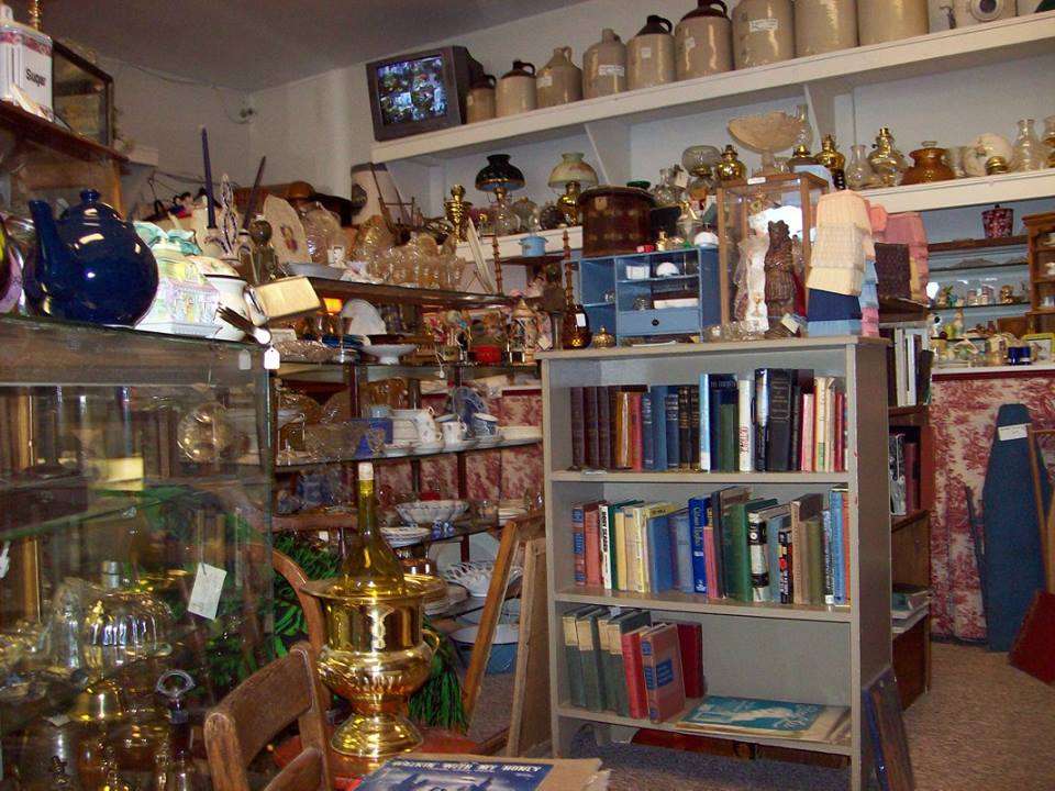 Solid Brass Fine Antiques | 5509 Broadway Rd, Richmond, IL 60071 | Phone: (815) 678-4411