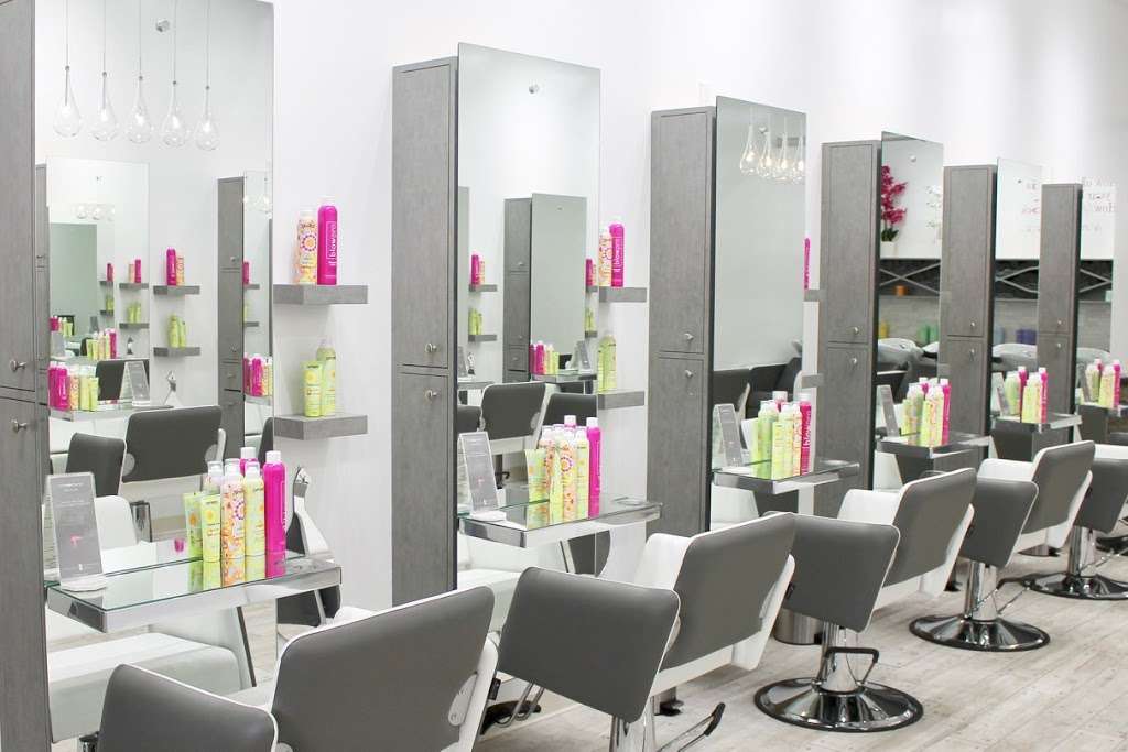 Blo Me Away Blow Dry Bar | 1926 Jericho Turnpike A, East Northport, NY 11731, USA | Phone: (631) 606-0104