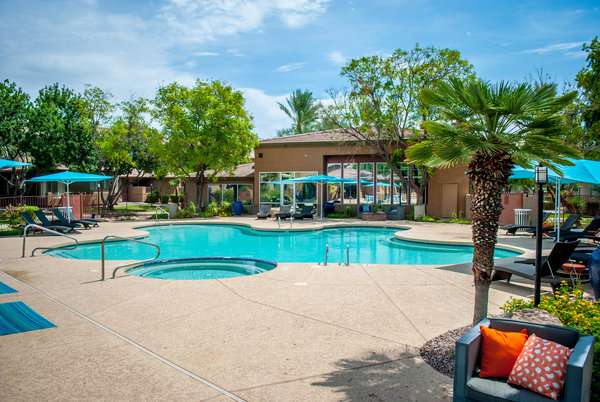 Verano Townhomes | 13820 S 44th St, Phoenix, AZ 85044 | Phone: (480) 759-0111