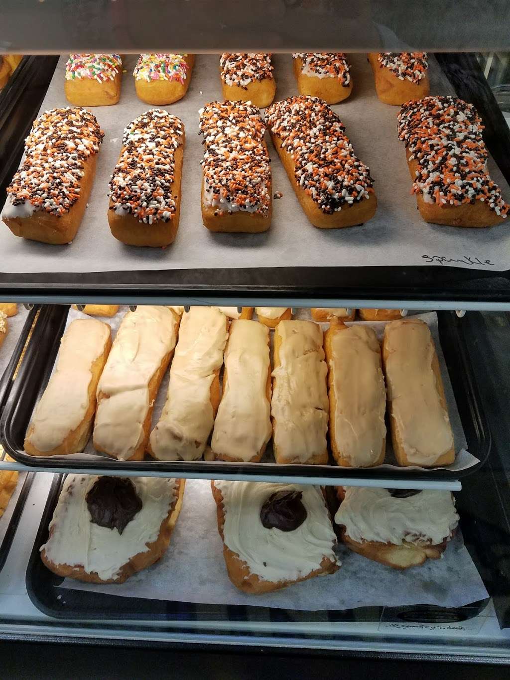 Jacks Donuts | 6835-6999 E Southport Rd, Indianapolis, IN 46237, USA | Phone: (317) 884-9765