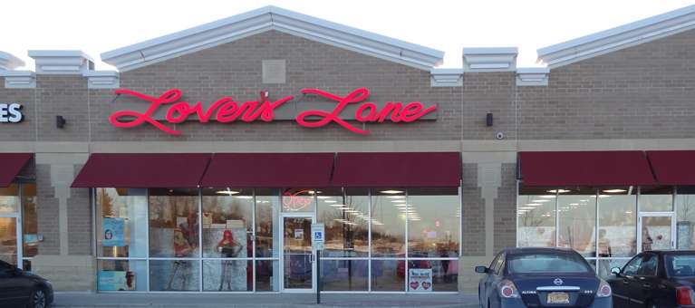 Lovers Lane | 472 Randall Rd, South Elgin, IL 60177, USA | Phone: (847) 622-6815