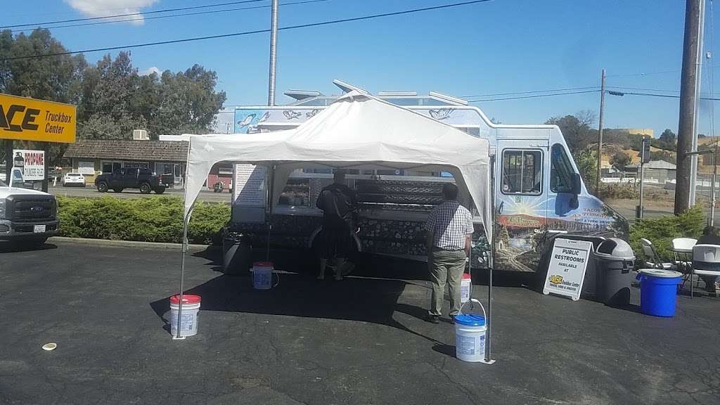 Tacos La Primavera food truck | 3550 Pacheco Blvd, Martinez, CA 94553, USA | Phone: (925) 813-0116