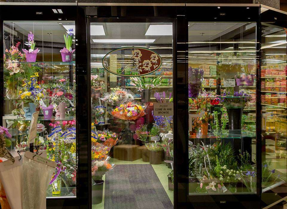Albrechts Flower Shoppe | 3255 Golf Rd, Delafield, WI 53018, USA | Phone: (262) 646-9483