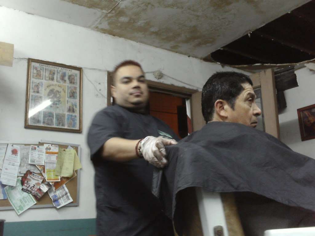 Barbershop y Peluqueria Hadouken | Calle Segunda 14, Real del Monte, 22195 Tijuana, B.C., Mexico | Phone: 664 205 5377