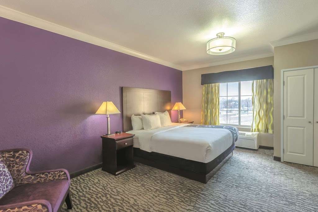 La Quinta Inn & Suites by Wyndham Loveland | 1450 Cascade Ave, Loveland, CO 80538, USA | Phone: (970) 622-8600