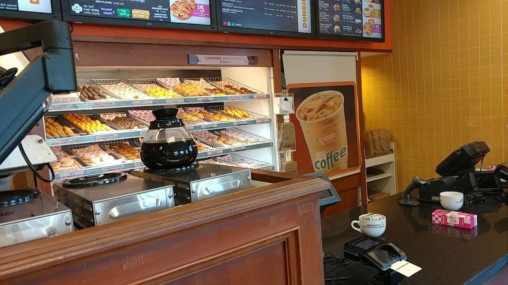 Dunkin | 560 N Pine Island Rd, Plantation, FL 33324, USA | Phone: (954) 358-5700