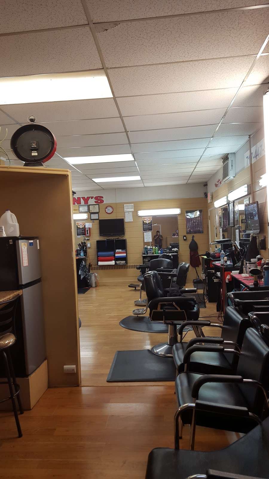 CC-Anthonys Barber Shop | 709 E Orange St, Lancaster, PA 17602, USA | Phone: (717) 447-9354
