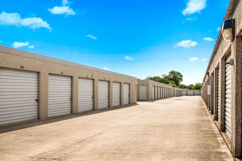 US Storage Centers | 636 SW Loop 410, San Antonio, TX 78227, USA | Phone: (210) 361-8874