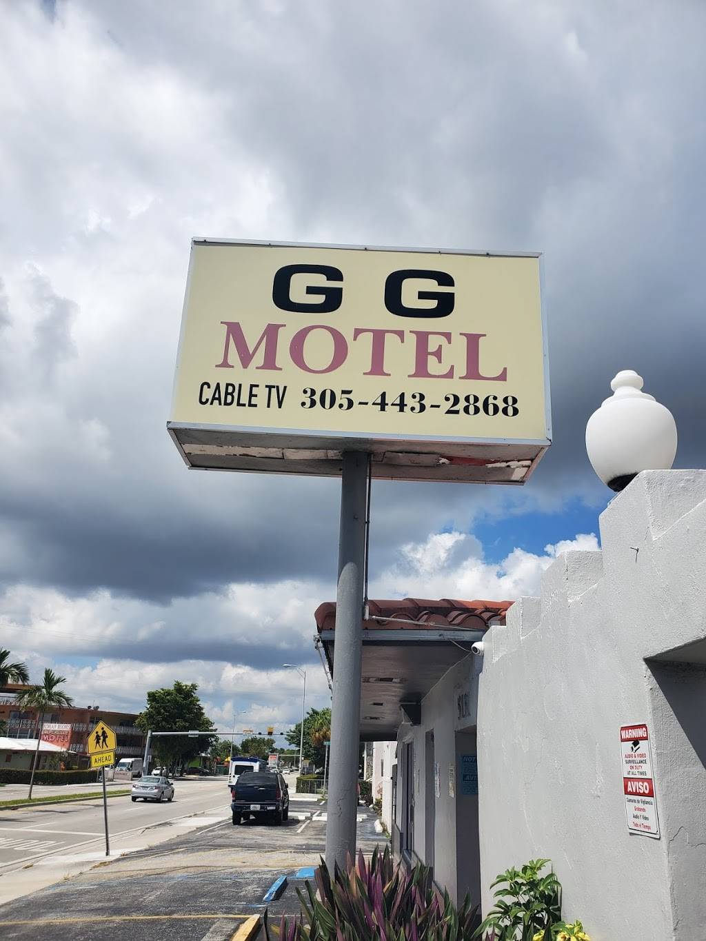 G G Motel | 5121 W Flagler St, Coral Gables, FL 33134, USA | Phone: (305) 443-2868