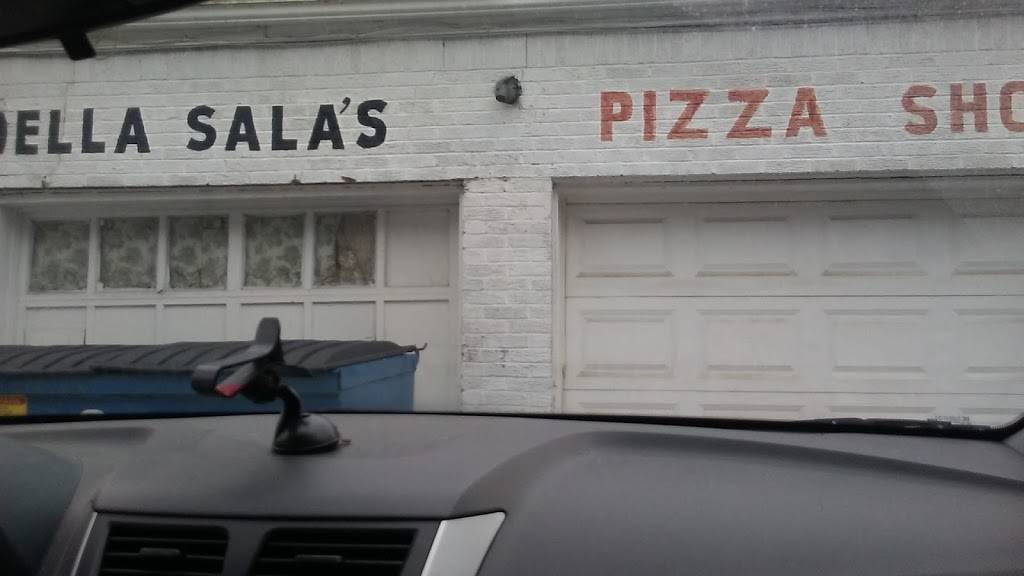 Della Salas Pizza | 5527 Verona Rd, Verona, PA 15147, USA | Phone: (412) 793-5656