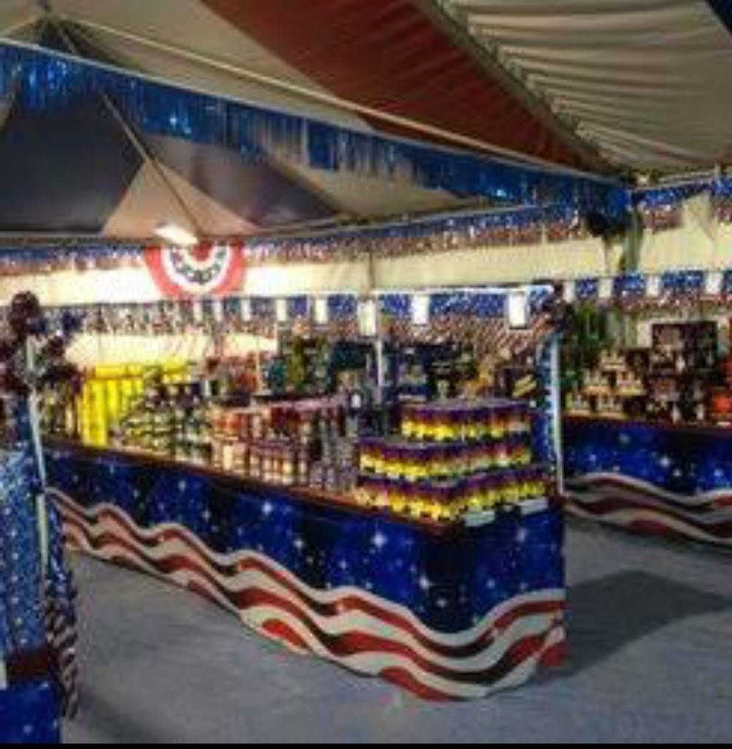 Discount Fireworks Superstore | 1050 W Chandler Blvd, Chandler, AZ 85224, USA | Phone: (559) 556-0337