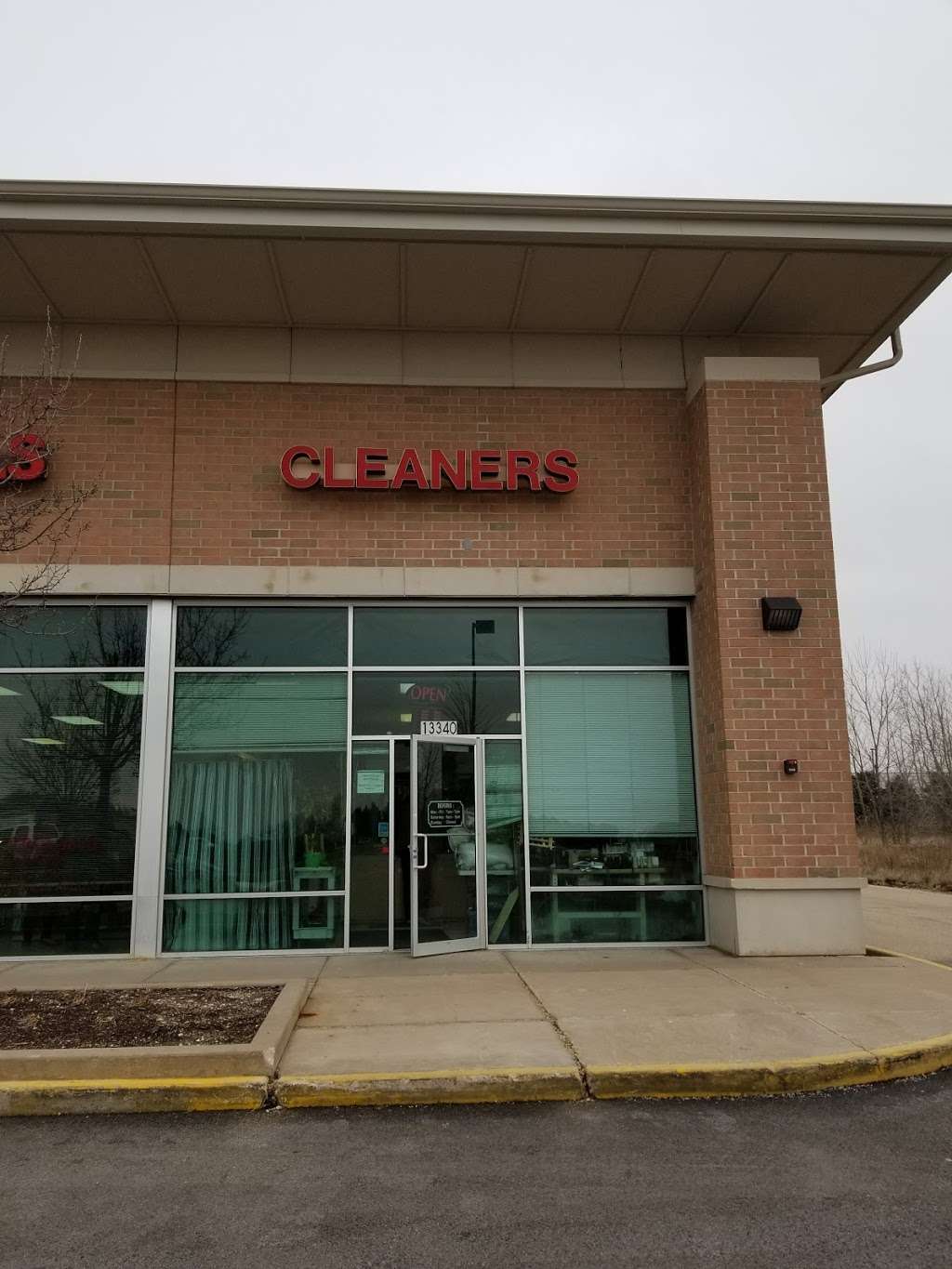 Village Green Cleaners | 13340 Village Green Dr, Huntley, IL 60142, USA | Phone: (847) 669-0799