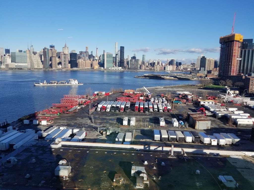 India St./Greenpoint Terminal | 10 India St, Greenpoint, NY 11222, USA