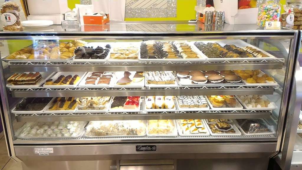 Gaetanos Bakery | 412 Washington St, Holliston, MA 01746, USA | Phone: (774) 233-0289