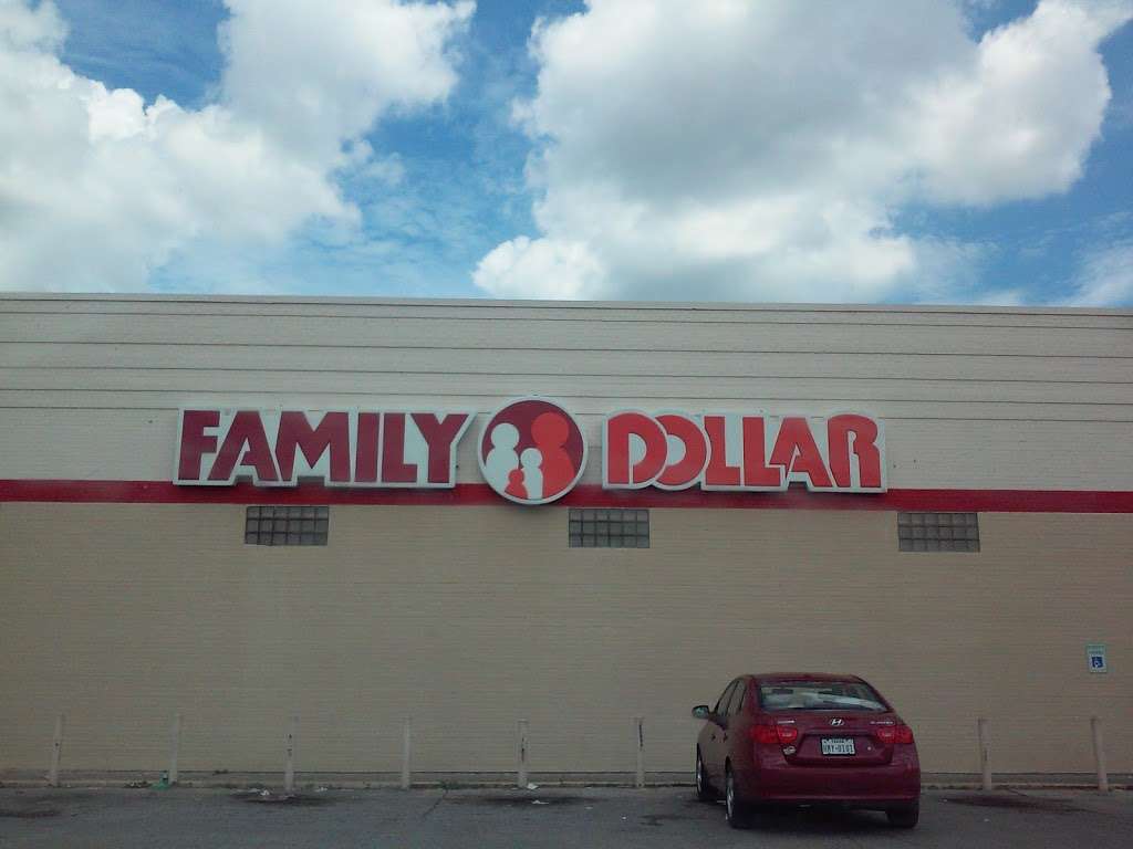 Family Dollar | 710 W Main St, Baytown, TX 77520, USA | Phone: (281) 427-4602