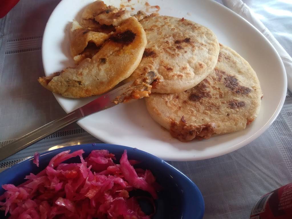 Pupuseria Y Restaurant Salvadoreño | 1701 Bridge Blvd SW, Albuquerque, NM 87105, USA | Phone: (505) 243-8194