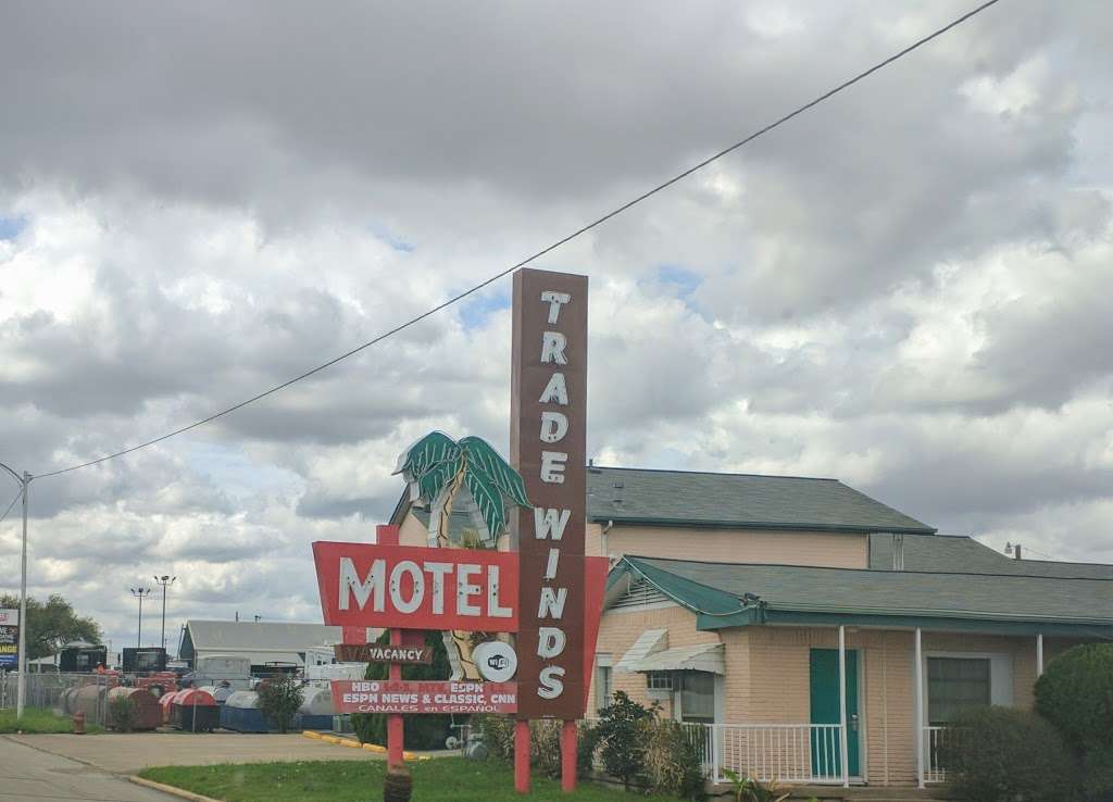 Trade Winds Motel | 2406 W Main St, Grand Prairie, TX 75050, USA | Phone: (972) 641-4186