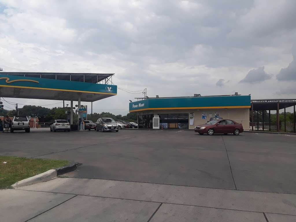 Valero | 2303 NE Interstate 410 Loop, San Antonio, TX 78217, USA | Phone: (210) 637-1121