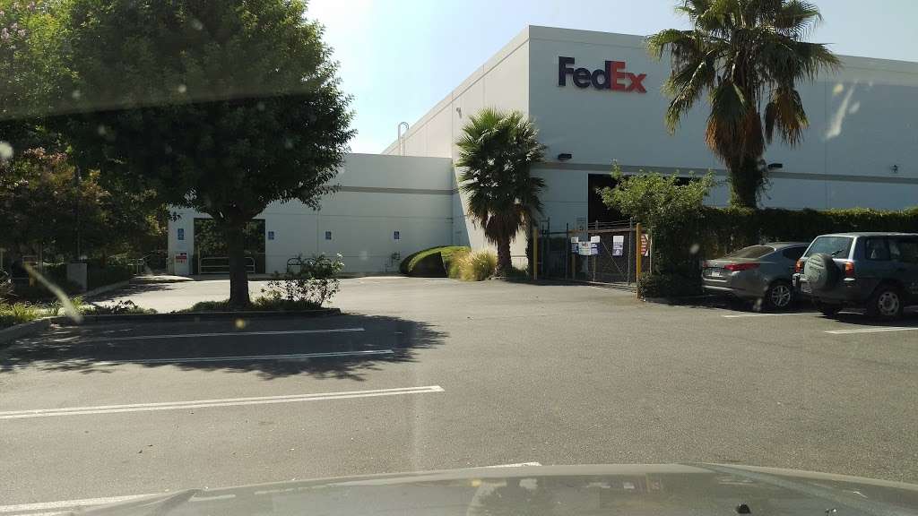 FedEx Ship Center | 16633 Schoenborn St, North Hills, CA 91343, USA | Phone: (800) 463-3339