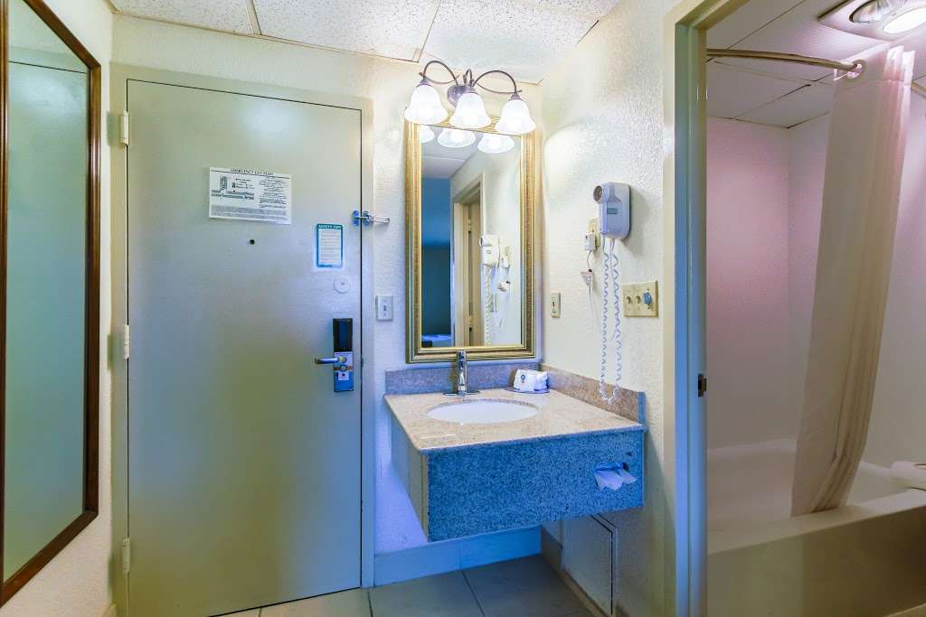 Quality Inn & Suites | 943 S High St, West Chester, PA 19382, USA | Phone: (610) 692-1900